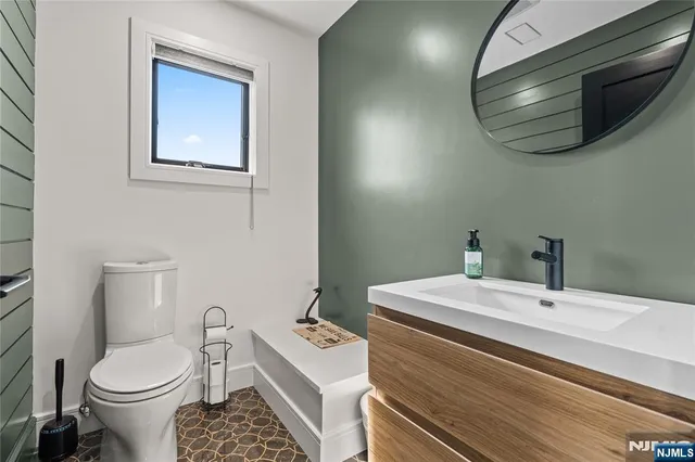 $1,399,000 | 393 Lincoln Avenue, Cliffside Park, NJ 07010