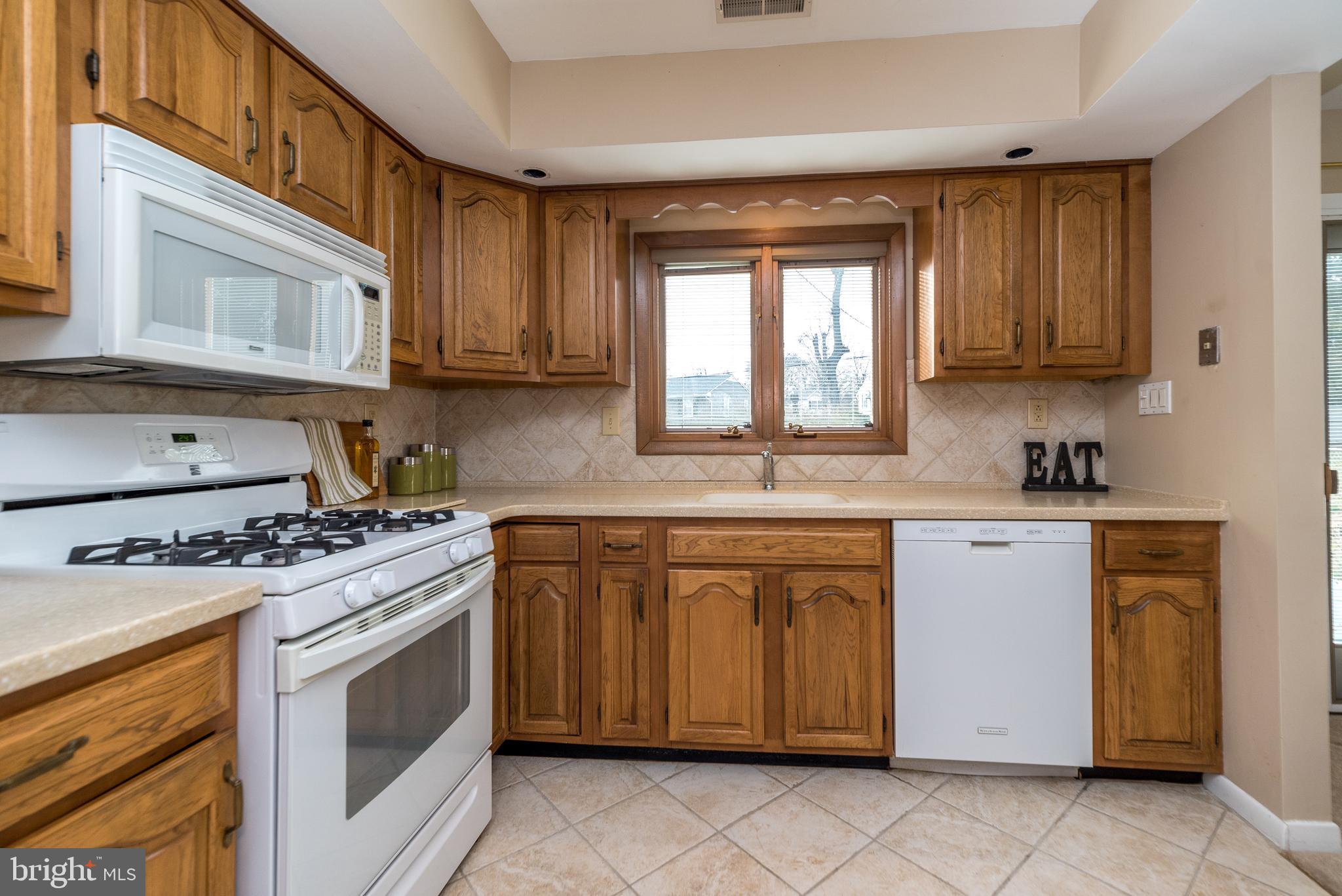 198 Dungan Road Southampton, PA 18966 - Photo 8 of 29 Gallery Image 8