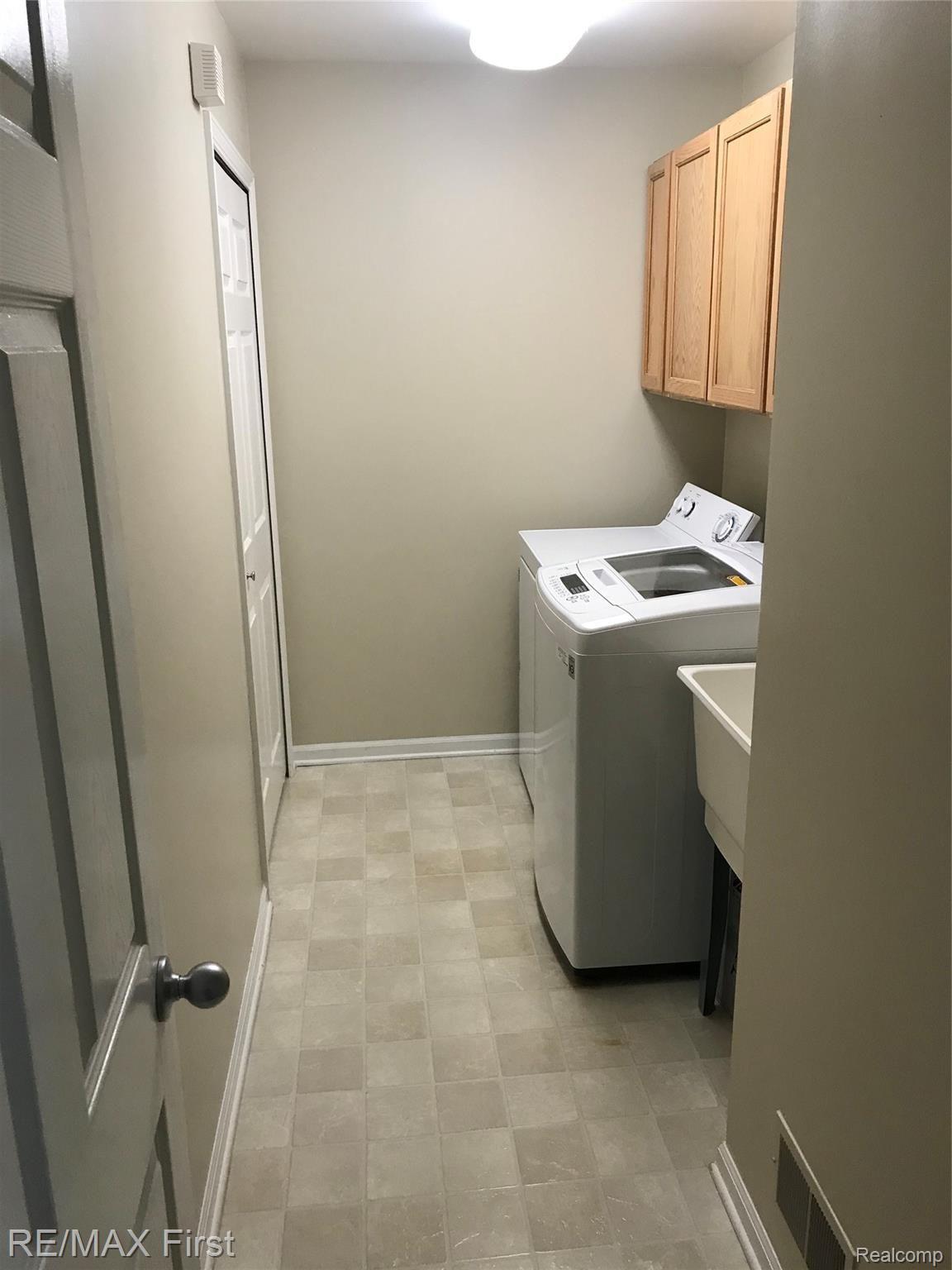46135 Rhodes Drive Macomb, MI 48044 - Photo 20 of 26 18.jpg