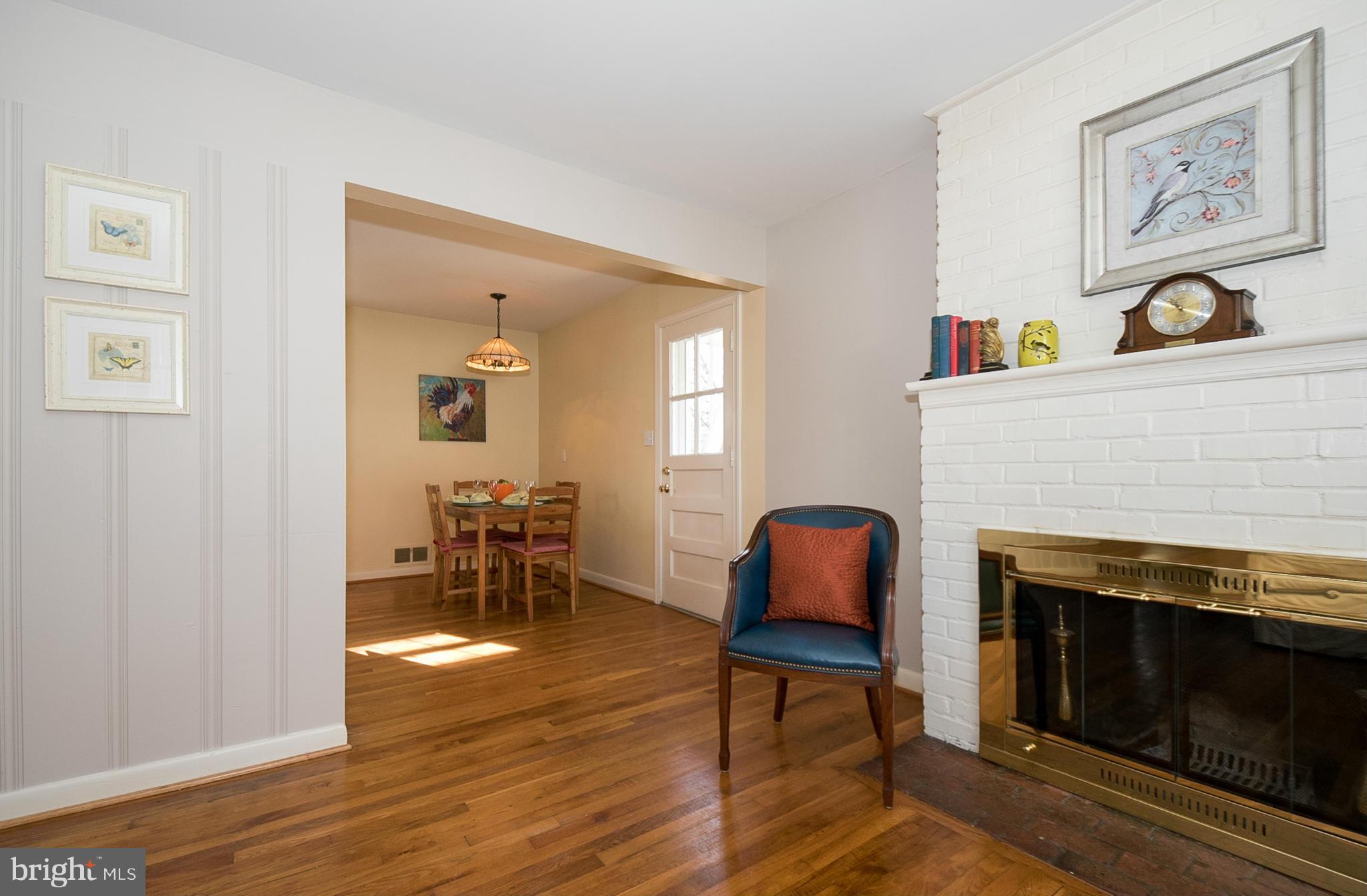 804 Kerwin Road Silver Spring, MD 20901 - Photo 5 of 24 Living Room
