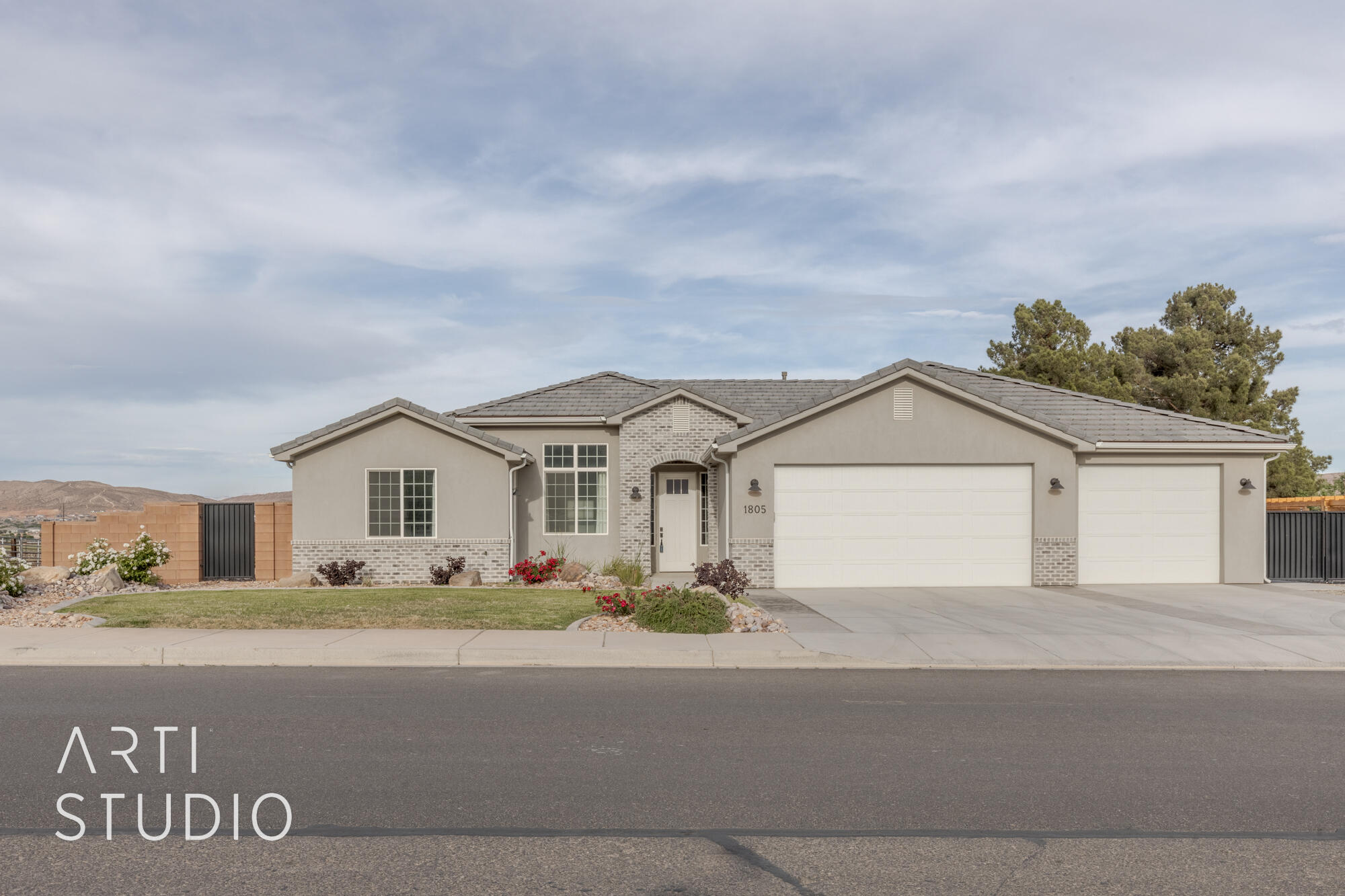 1805 South 2780th Street East St. George, UT 84790 - Photo 1 of 1 Exteriors for 1805 S 2780 E - Ashlee Wel