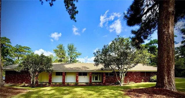 $355,000 | 2225 Donahue Ferry Road, Pineville, LA 71360