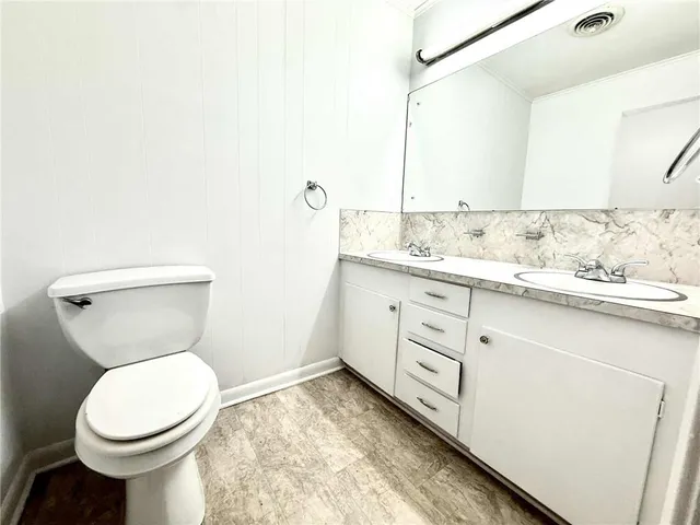 $355,000 | 2225 Donahue Ferry Road, Pineville, LA 71360