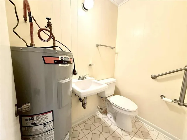 $355,000 | 2225 Donahue Ferry Road, Pineville, LA 71360