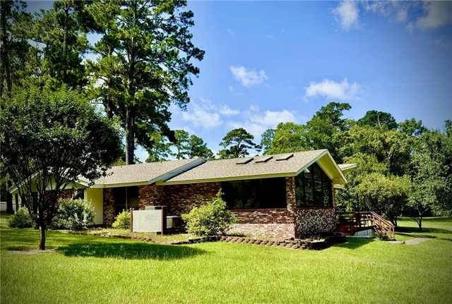 $355,000 | 2225 Donahue Ferry Road, Pineville, LA 71360