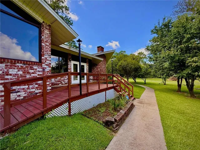 $355,000 | 2225 Donahue Ferry Road, Pineville, LA 71360