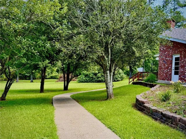 $355,000 | 2225 Donahue Ferry Road, Pineville, LA 71360