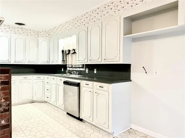 $355,000 | 2225 Donahue Ferry Road, Pineville, LA 71360