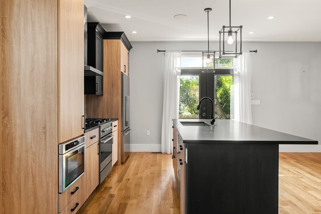 53 R Bailey Street, Unit 2 Boston, MA 02124 - Photo 3 of 11