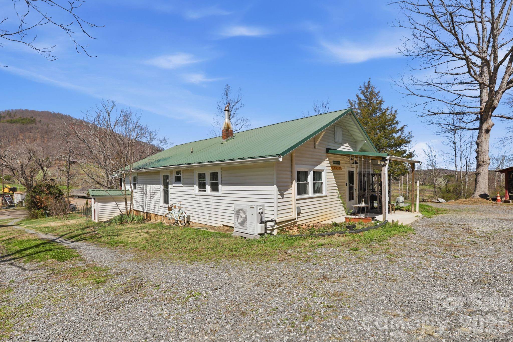 6998 Nobby Lail Road Connelly Springs, NC 28612 - Photo 24 of 43