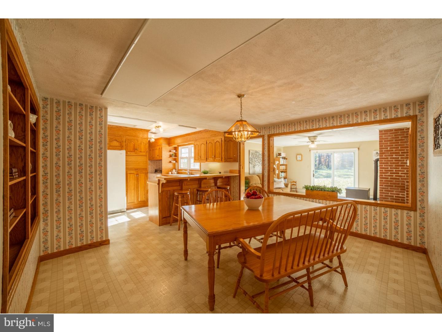 484 Raub Road Quakertown, PA 18951 - Photo 4 of 22 Gallery Image 4
