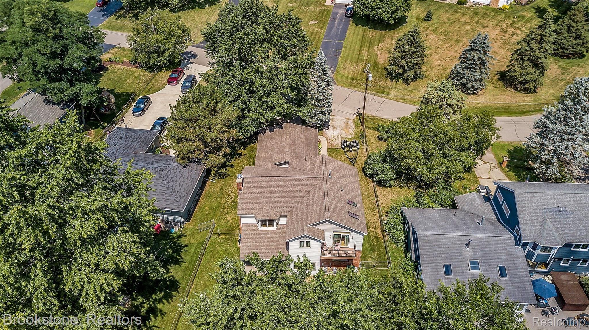 8715 Waumegah Road Clarkston, MI 48348 - Photo 55 of 60 74-8715 Waumegah Rd-WindowStill-Rea.jpg