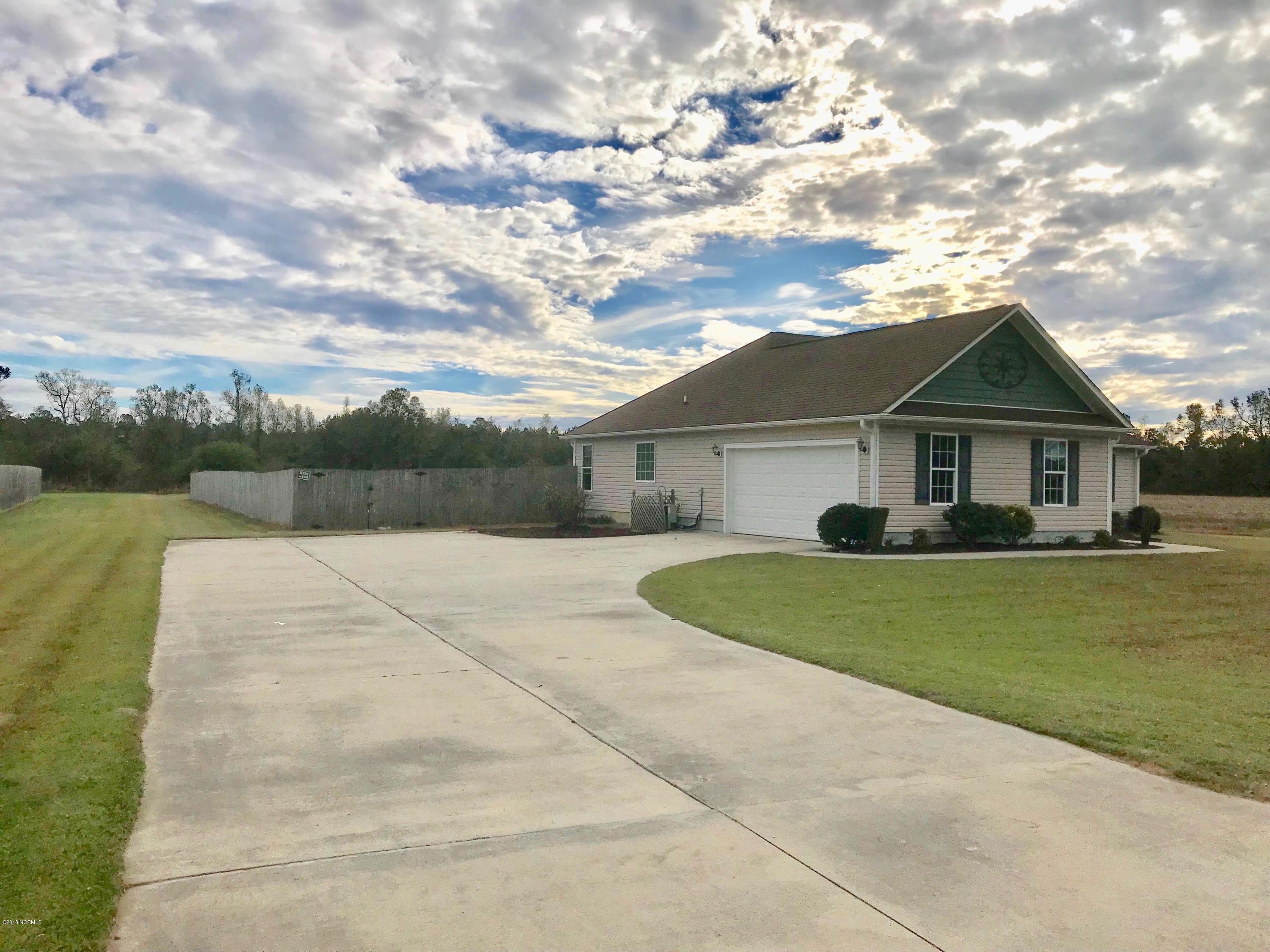 295 Richlands Loop Road Richlands, NC 28574 - Photo 2 of 19 IMG_4341