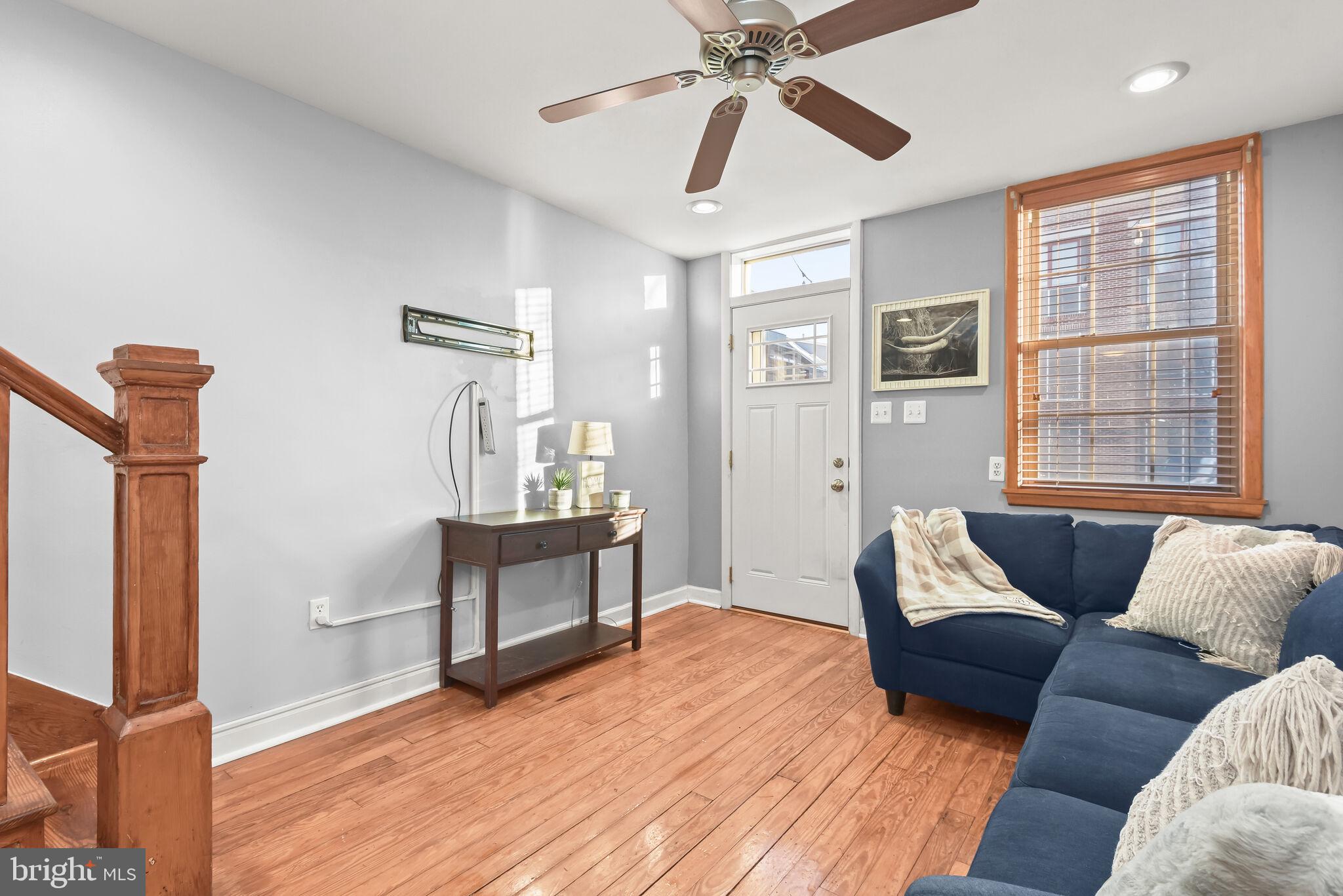 3022 Dillon Street Baltimore, MD 21224 - Photo 7 of 37 Living Room