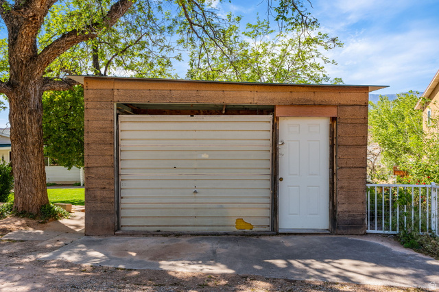 55 Spring Drive Toquerville, UT 84774 - Photo 5 of 36 View of detached garage