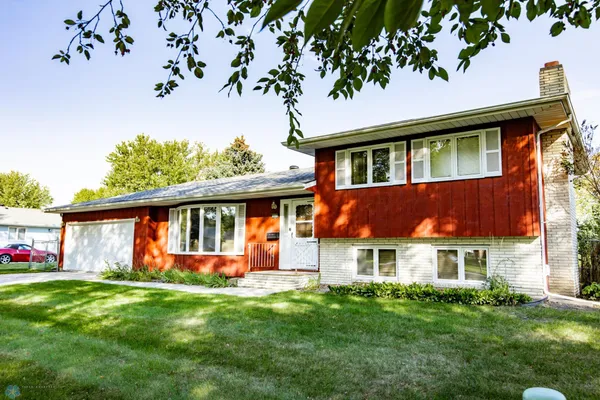 $348,000 | 3513 Par Street North, Fargo, ND 58102