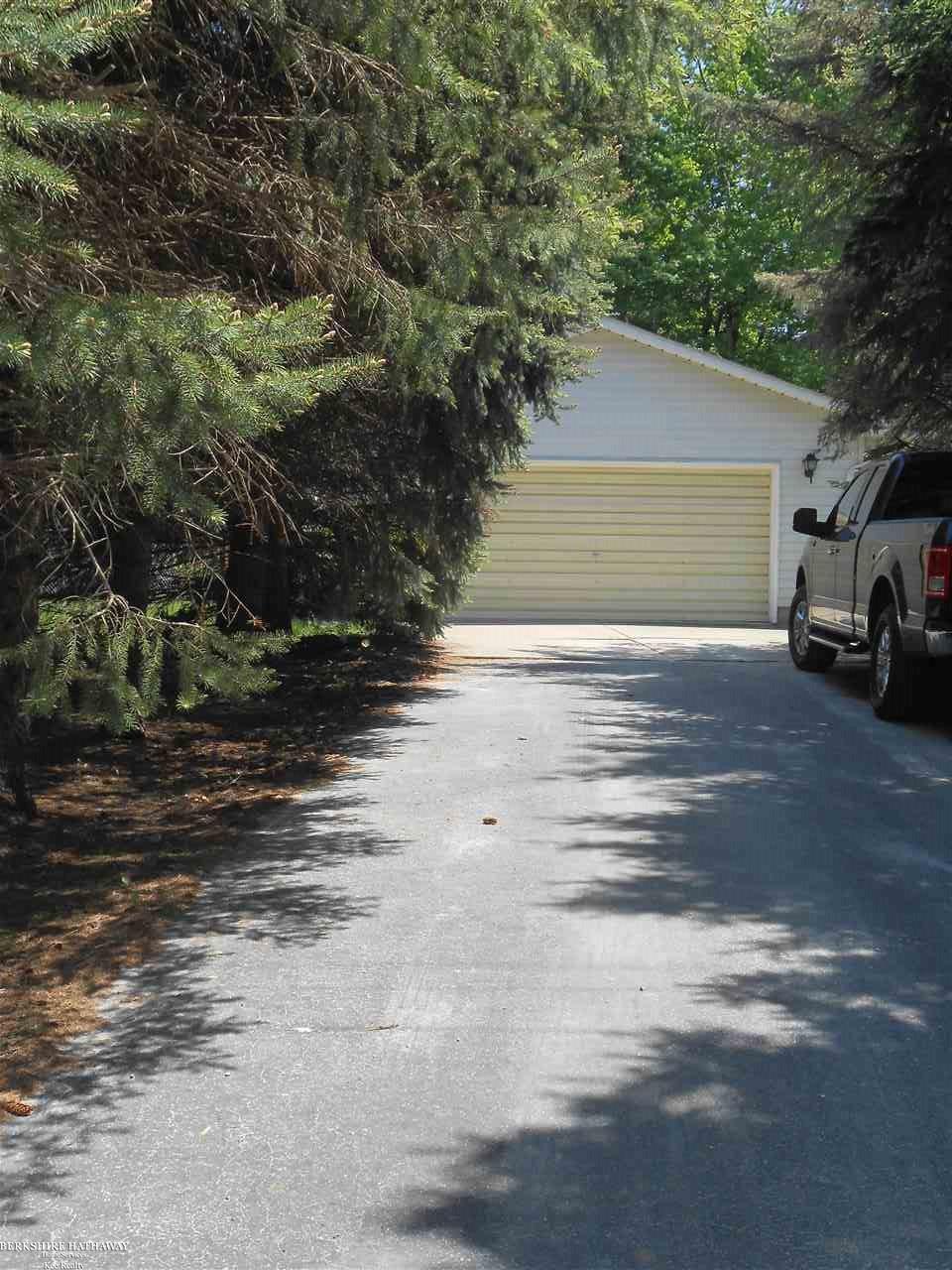 15805 Armada Center Road Armada, MI 48005 - Photo 9 of 28