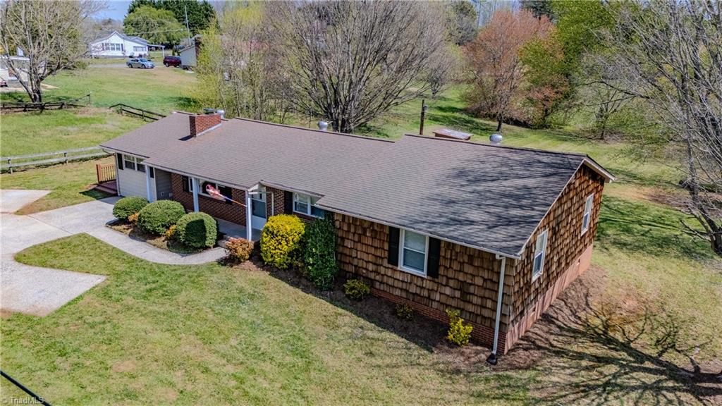 277 Simpson Mill Road Mount Airy, NC 27030 - Photo 3 of 40