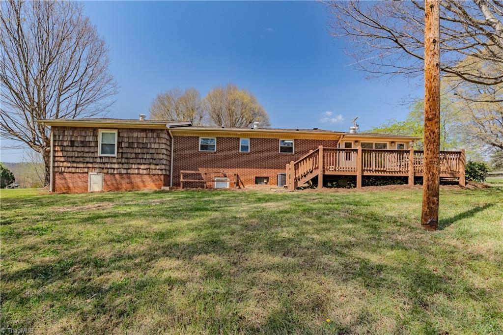 277 Simpson Mill Road Mount Airy, NC 27030 - Photo 4 of 40