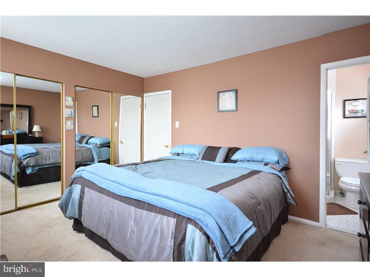 7436 Hill Road Philadelphia, PA 19128 - Photo 13 of 25 Gallery Image 13