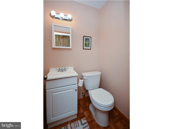 7436 Hill Road Philadelphia, PA 19128 - Photo 19 of 25 Gallery Image 19