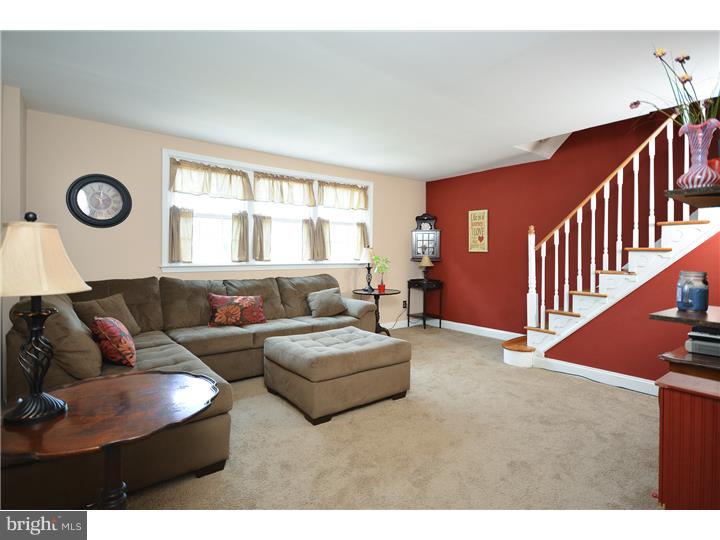7436 Hill Road Philadelphia, PA 19128 - Photo 4 of 25 Gallery Image 4