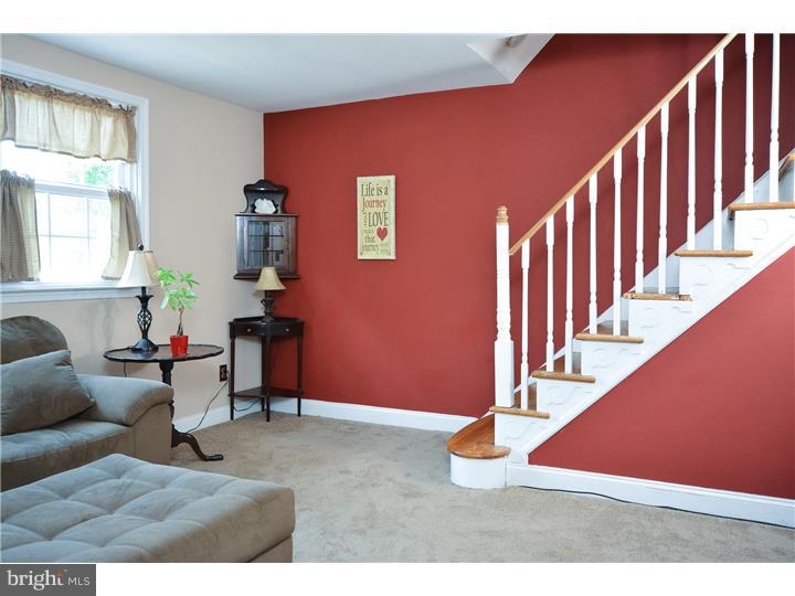 7436 Hill Road Philadelphia, PA 19128 - Photo 5 of 25 Gallery Image 5