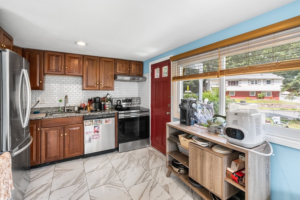 46 Stonehill Road Boston, MA 02136 - Photo 5 of 24 Gallery Image 5