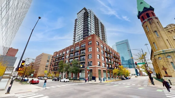 $385,000 | 210 South Desplaines Street, Unit 907, Chicago, IL 60661