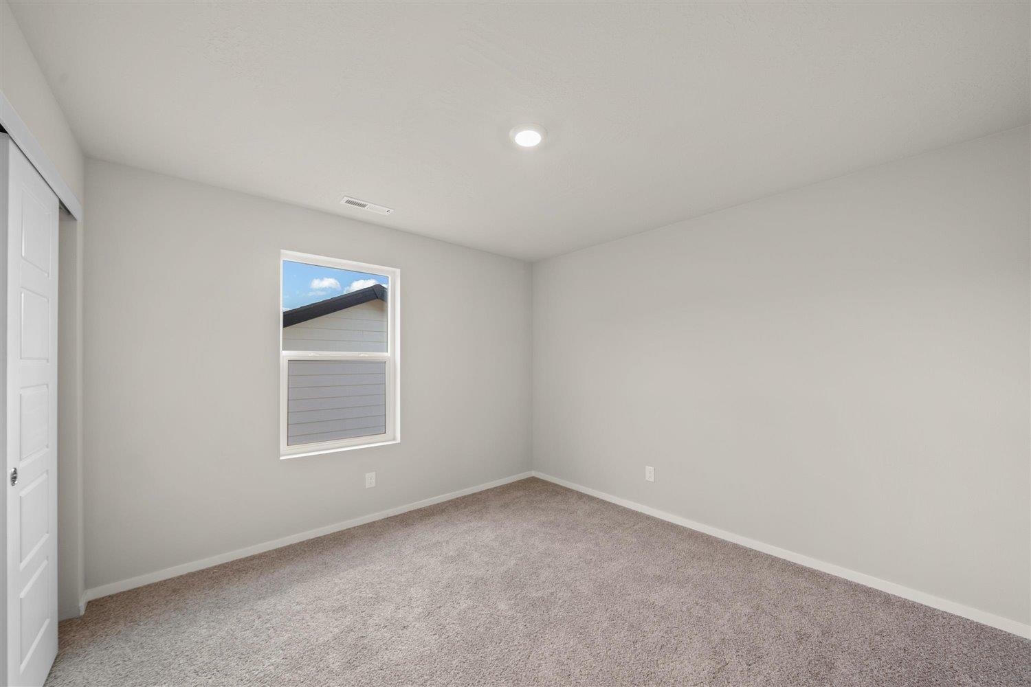 3862 South Clinton Road Spokane Valley, WA 99206 - Photo 14 of 15 Gallery Image 14