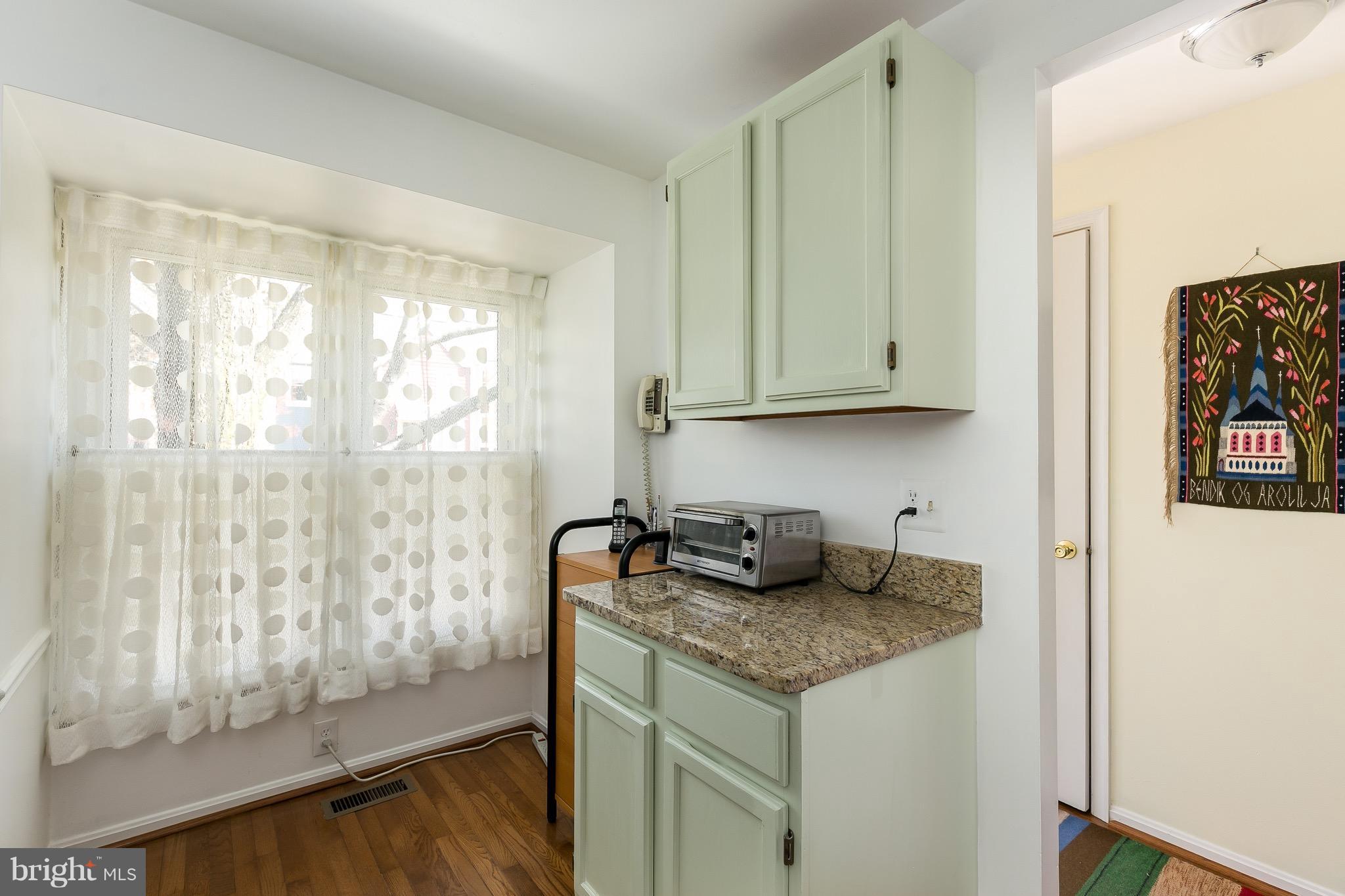 11905 Crosswind Court Reston, VA 20194 - Photo 14 of 22 Kitchen with space for a table