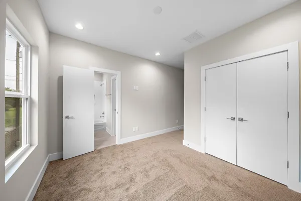 $2,275 | 24A Bucan Street, Unit F, Houston, TX 77076