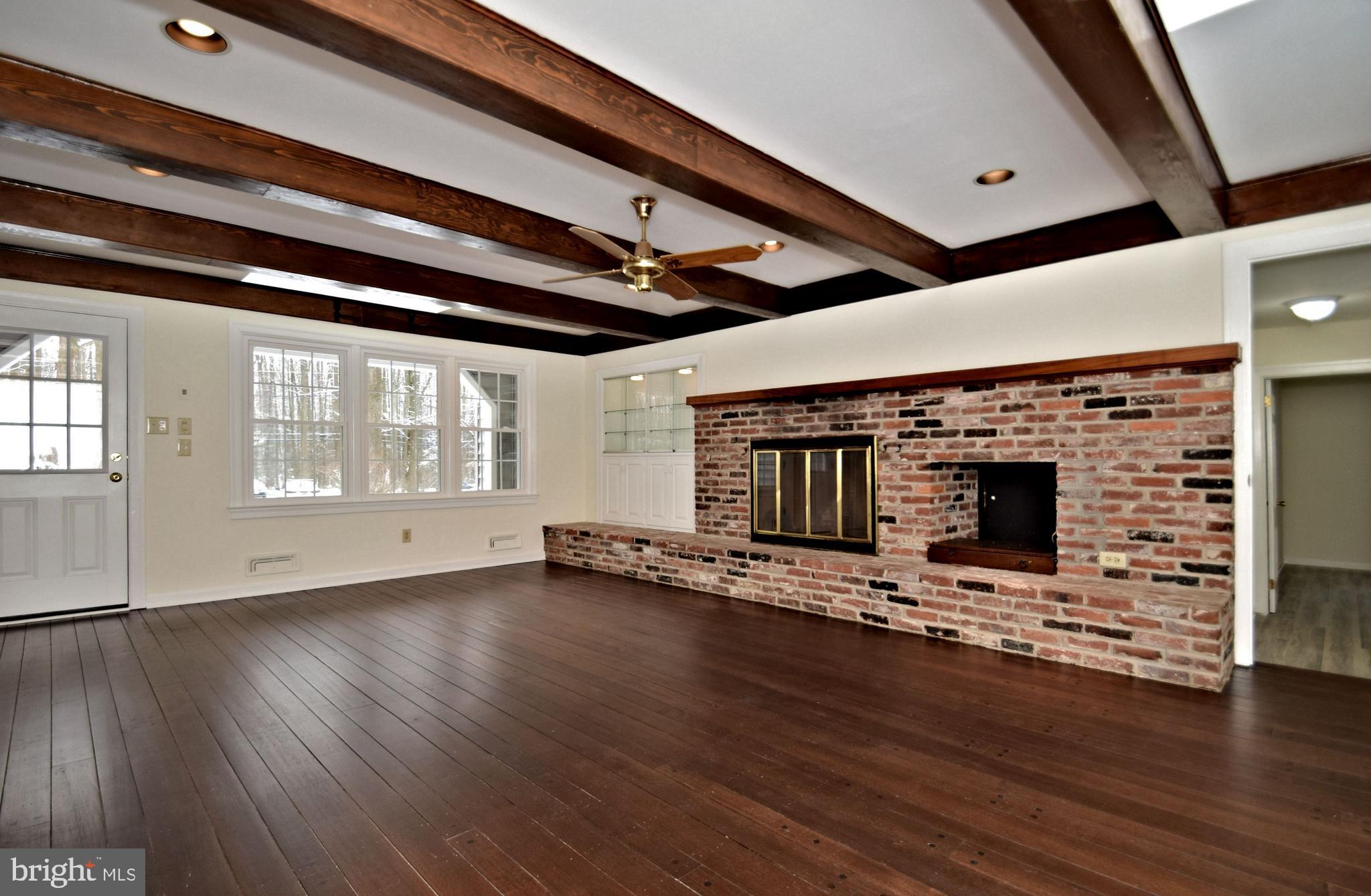 404 Sunset Road Burlington, NJ 08016 - Photo 18 of 72 Family room facing front Door to covered porch