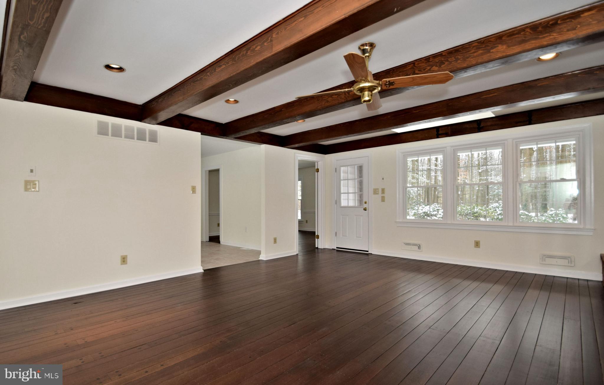404 Sunset Road Burlington, NJ 08016 - Photo 22 of 72 Family room doorway to Dinning room