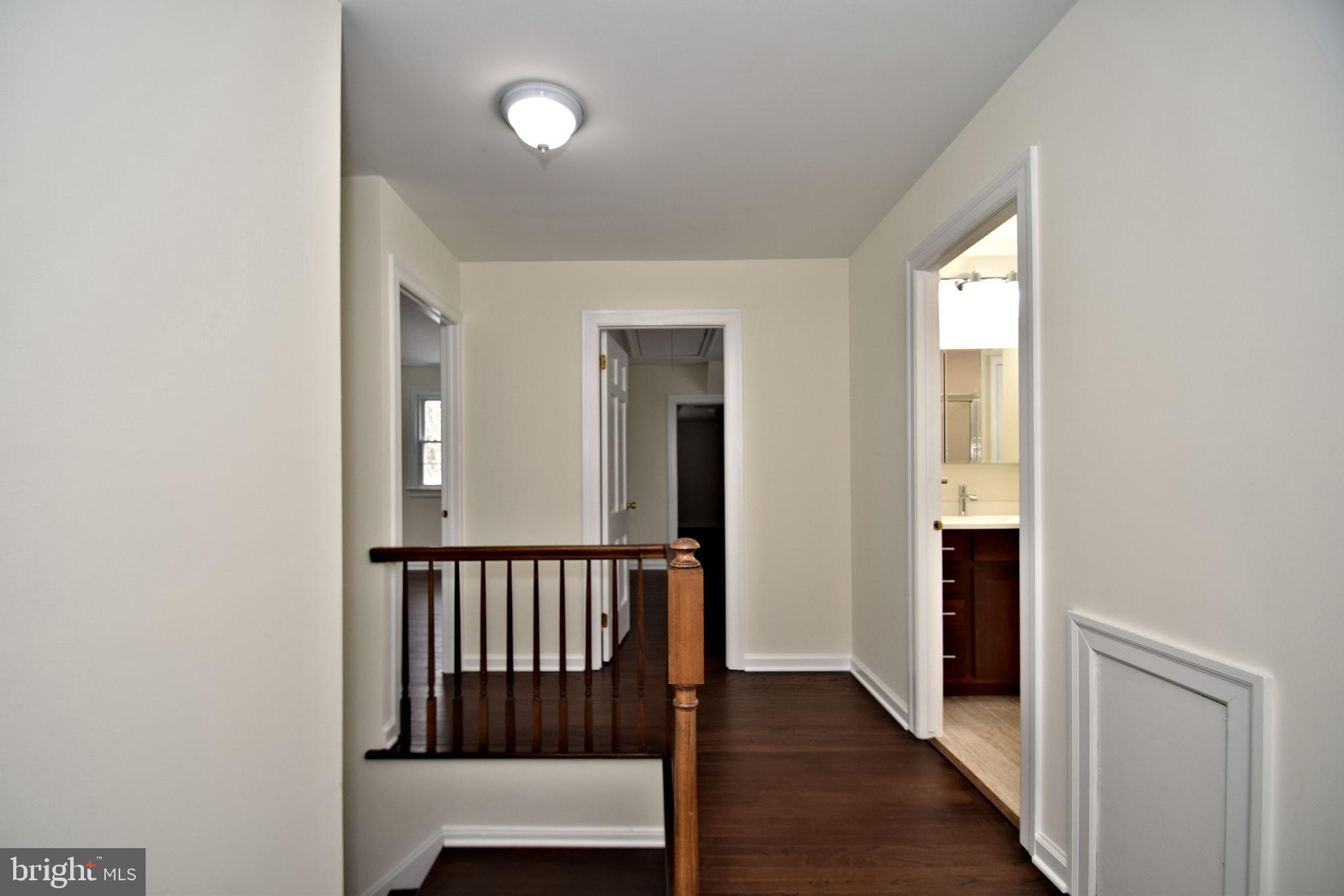 404 Sunset Road Burlington, NJ 08016 - Photo 37 of 72 2nd Floor Hallway bdrms 3&4, hall bth