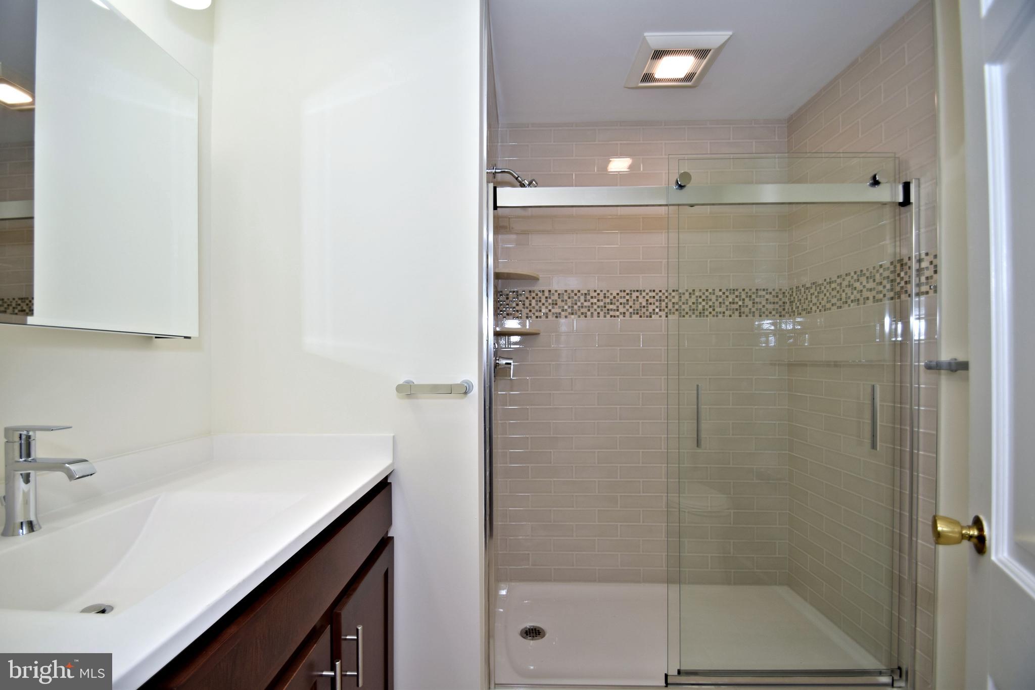 404 Sunset Road Burlington, NJ 08016 - Photo 41 of 72 Master Bathroom