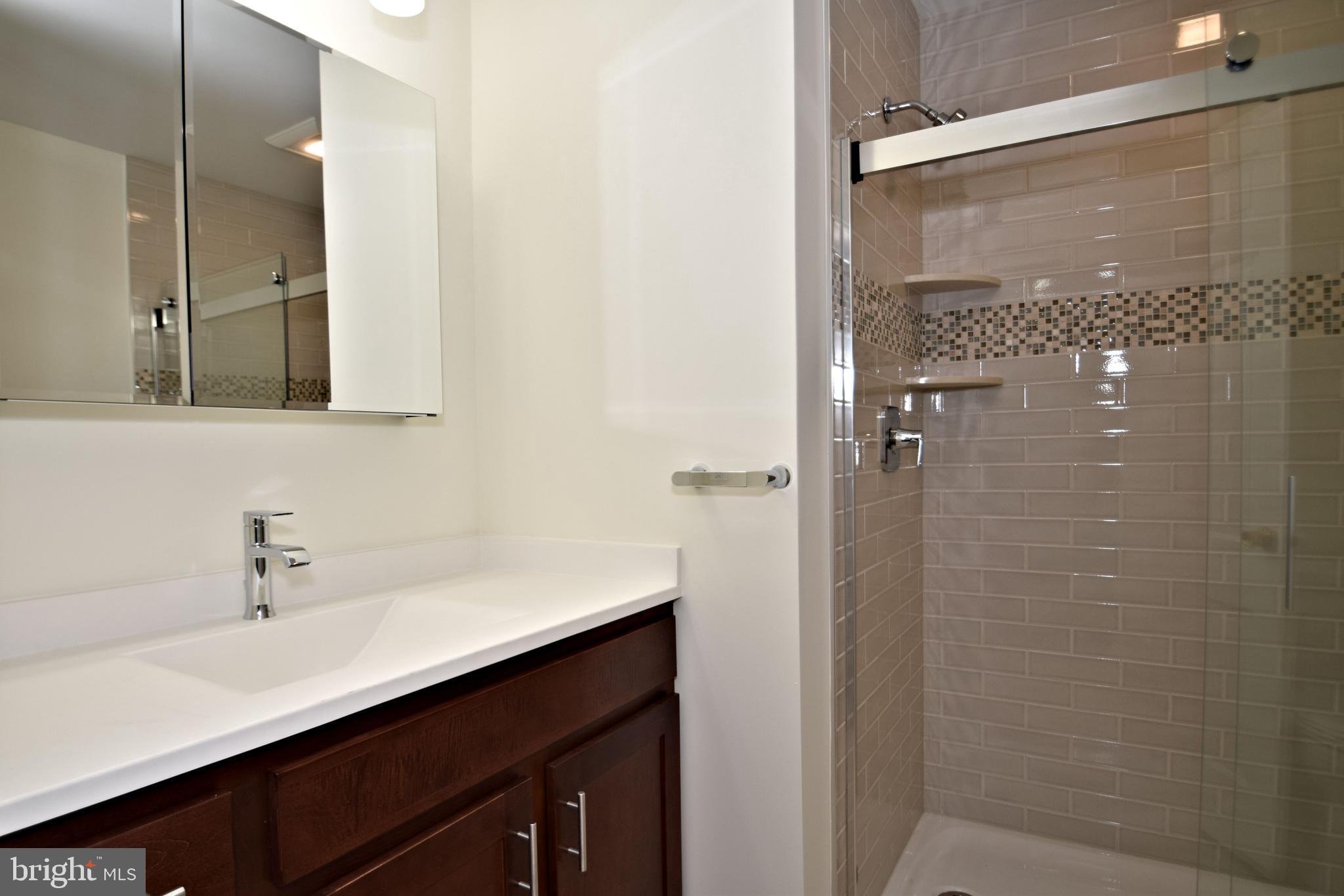 404 Sunset Road Burlington, NJ 08016 - Photo 42 of 72 Master Bathroom