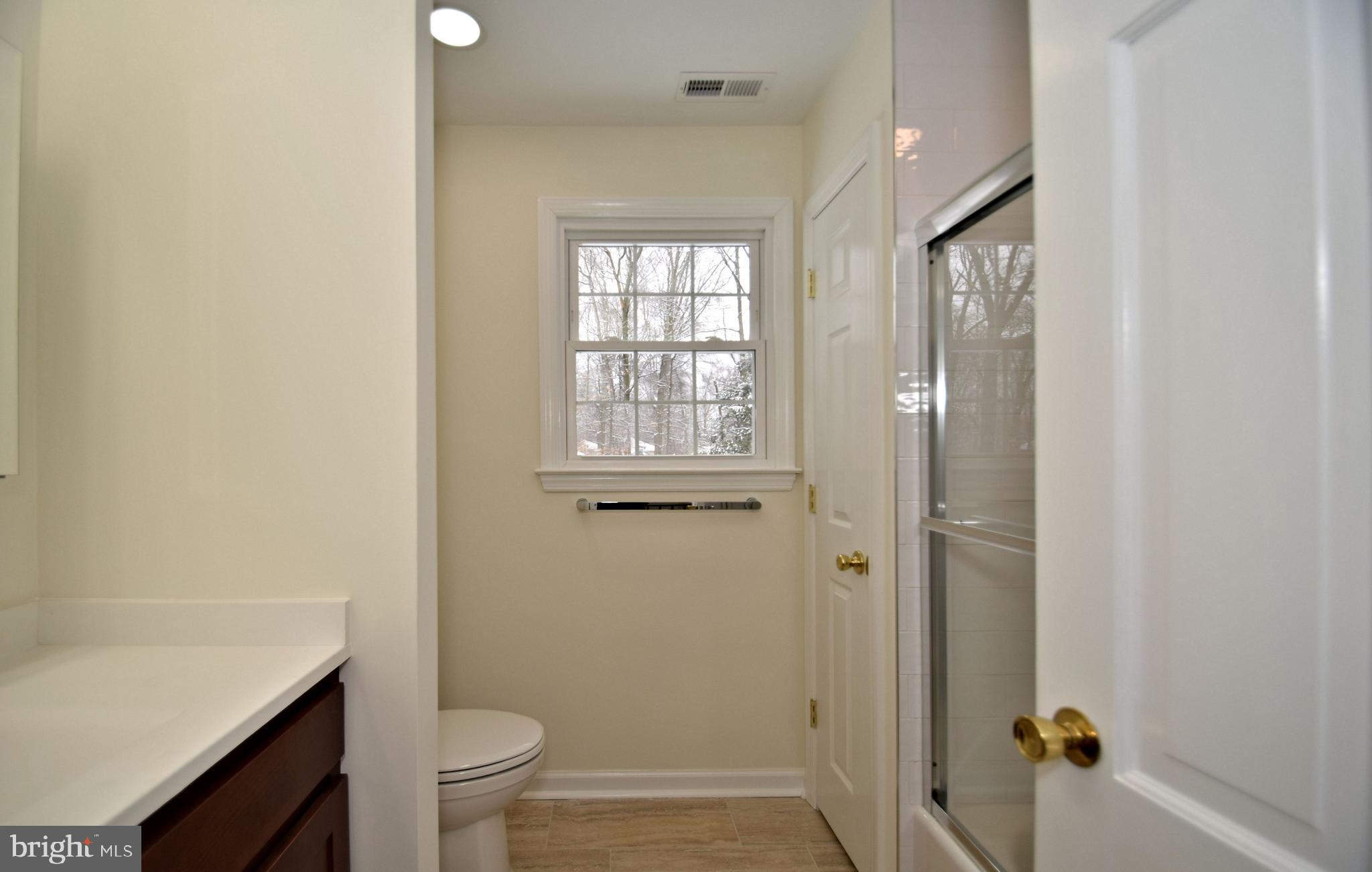 404 Sunset Road Burlington, NJ 08016 - Photo 48 of 72 2nd floor Hallway Bathroom