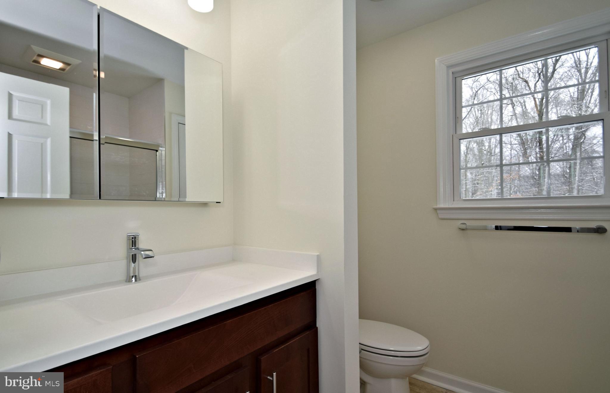 404 Sunset Road Burlington, NJ 08016 - Photo 49 of 72 2nd floor Hallway Bathroom