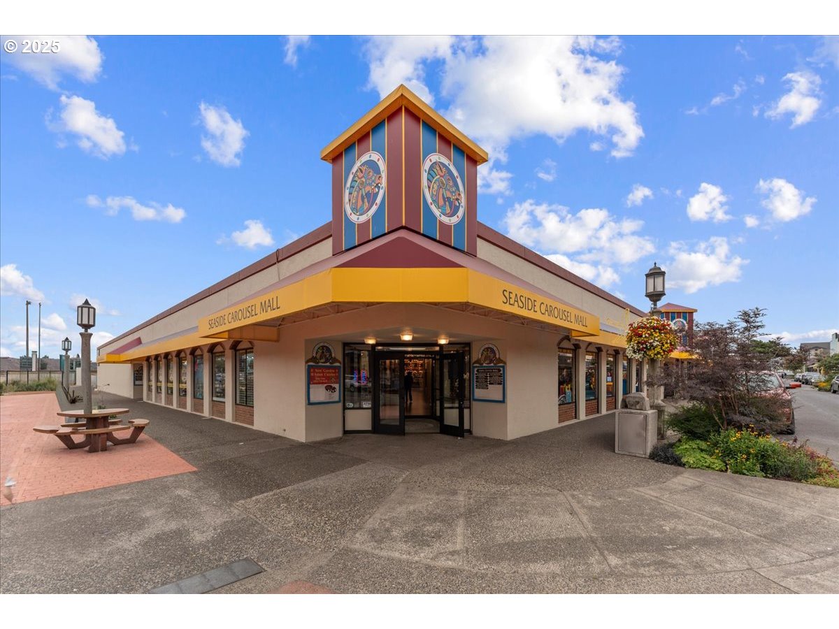 830 Oceanway Street Seaside, OR 97138 - Photo 31 of 35 a view of a street with a building in the background