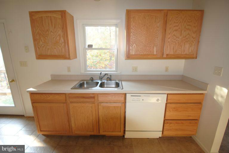 594 Fletcher Road Gore, VA 22637 - Photo 23 of 29 Kitchen