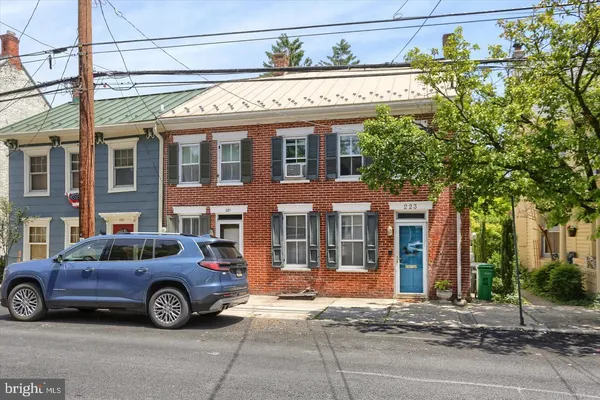 $1,900 | 223 South Pitt Street, Carlisle, PA 17013