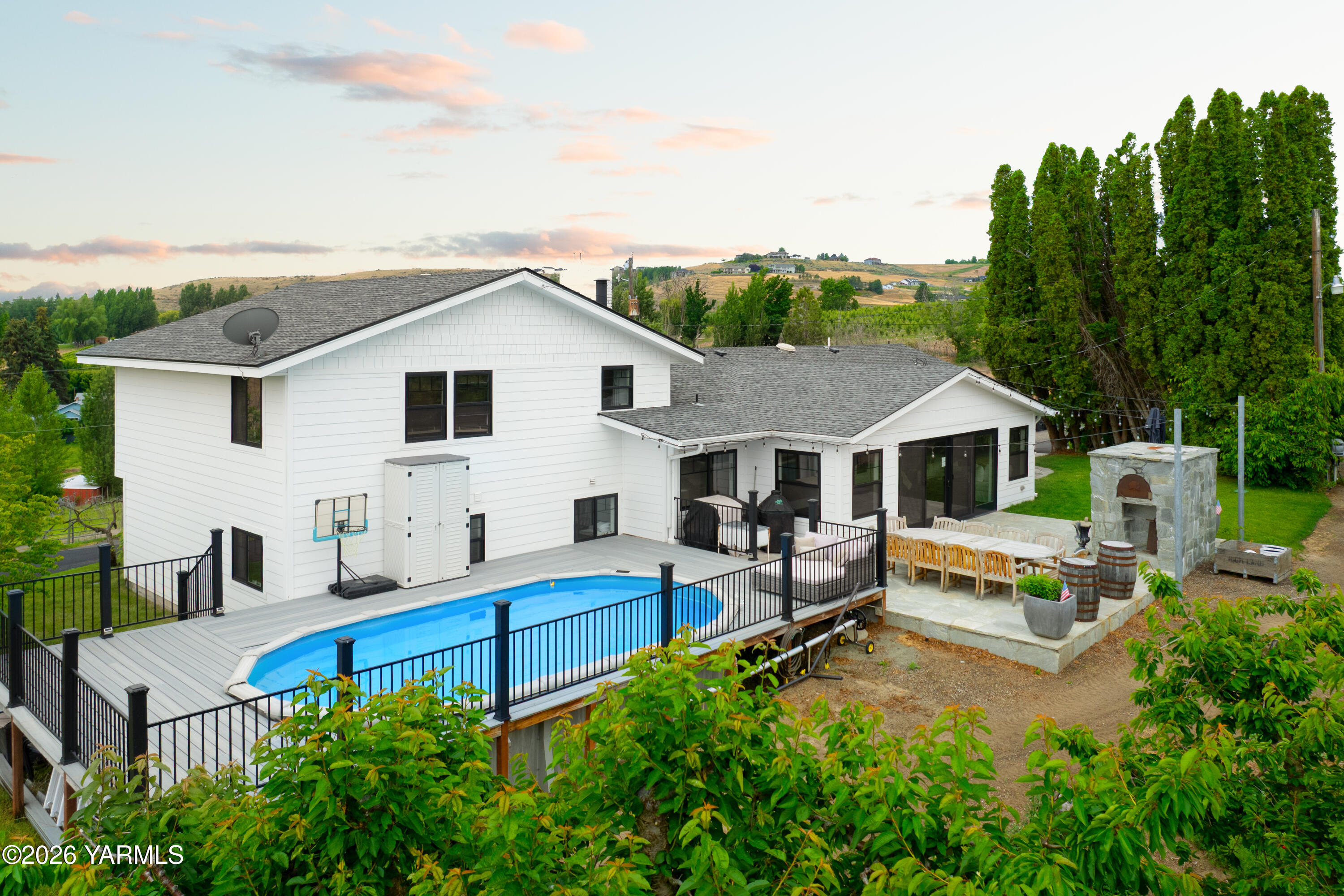 367 Baker Road Selah, WA 98942 - Photo 3 of 51 Pool