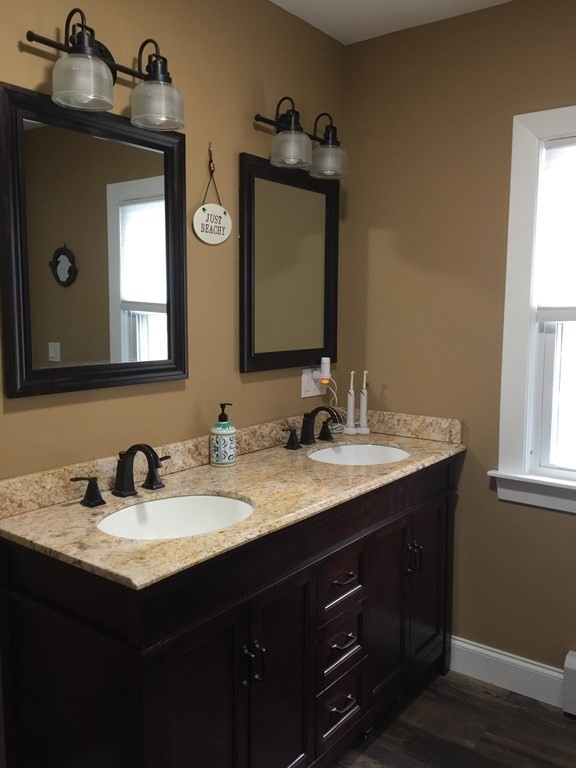 234 Easthampton Road Holyoke, MA 01040 - Photo 12 of 19