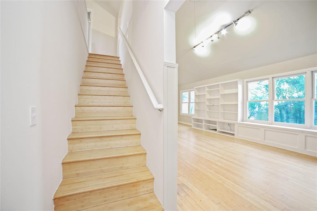 2716 East 22nd Street, Unit A Austin, TX 78722 - Photo 8 of 11 a view of an entryway