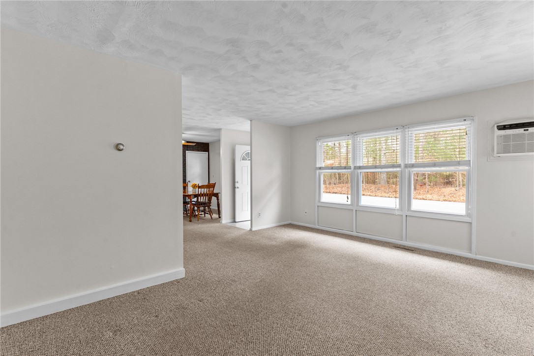 25 Town Farm Road Coventry, RI 02816 - Photo 6 of 31 Nice and bright - plus pretty window blinds