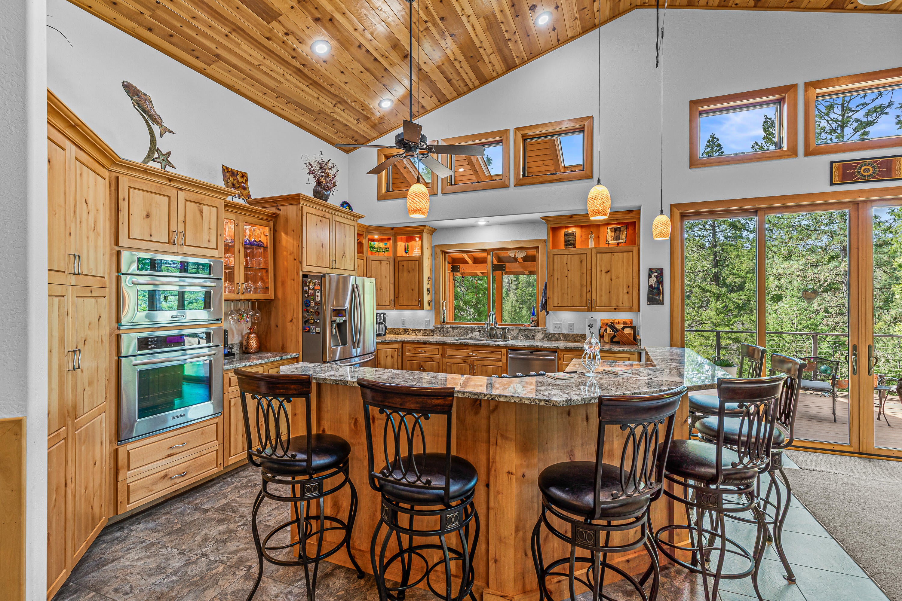 2455 Cobleigh Road Eagle Point, OR 97524 - Photo 20 of 63 9R9A5894