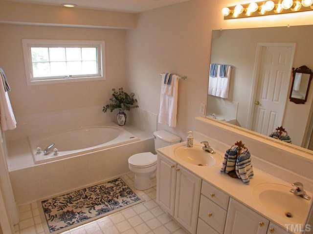 8400 Metronome Lane Raleigh, NC 27613 - Photo 14 of 25 Tub, seperate shower,double vanities. VERY roomy