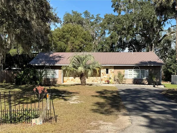 $1,900 | 1762 Southeast 164th Circle, Ocklawaha, FL 32179
