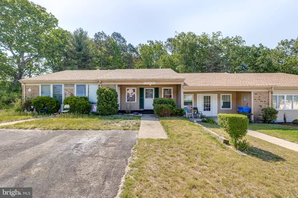 $219,900 | 10 Gramercy Place, Southampton, NJ 08088